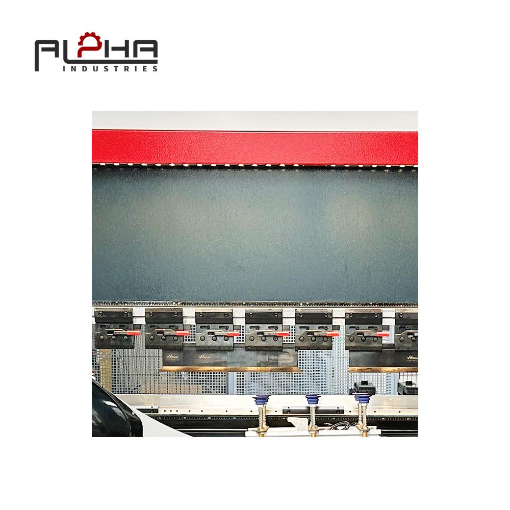 CNC Press Brake Automatic Crowning System Explained for High-Precision Sheet Metal Bending