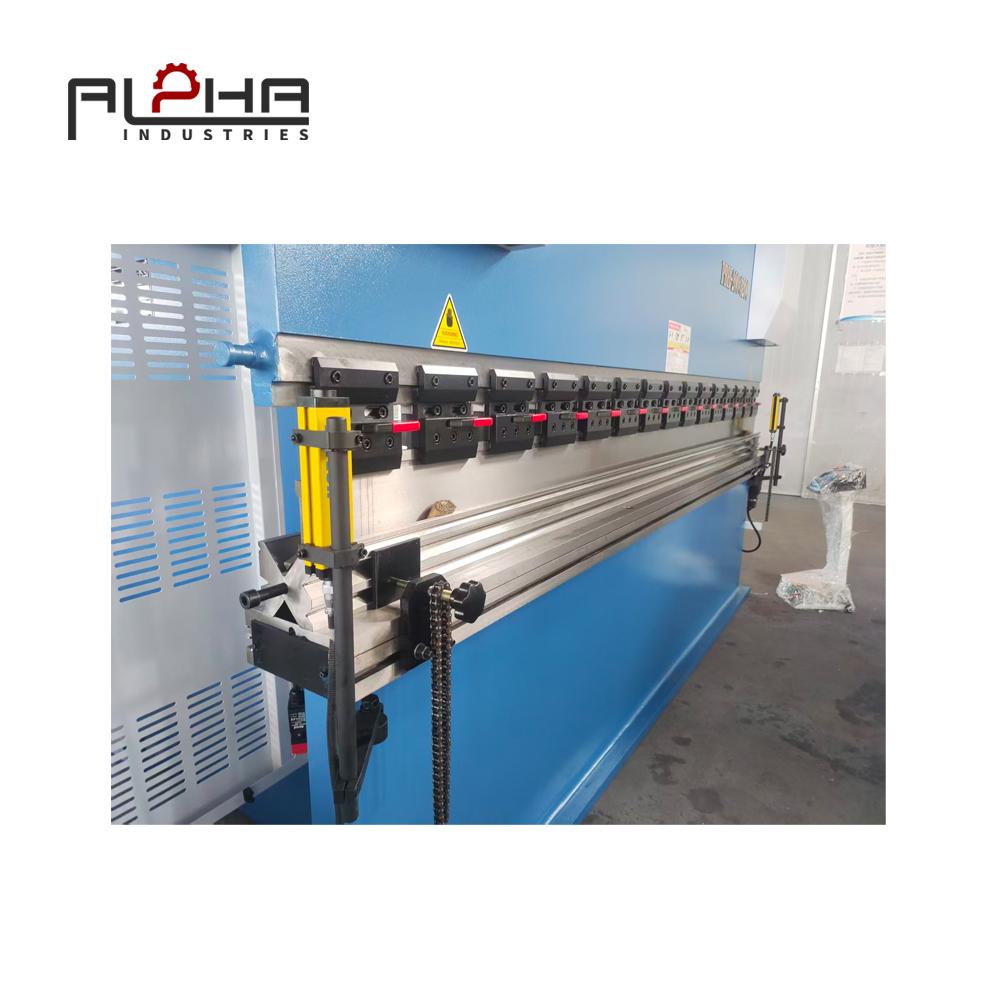 Press Brake Material Handling: How Ukrainian Manufacturers Can Reduce Labor Time and Improve Bending Efficiency
