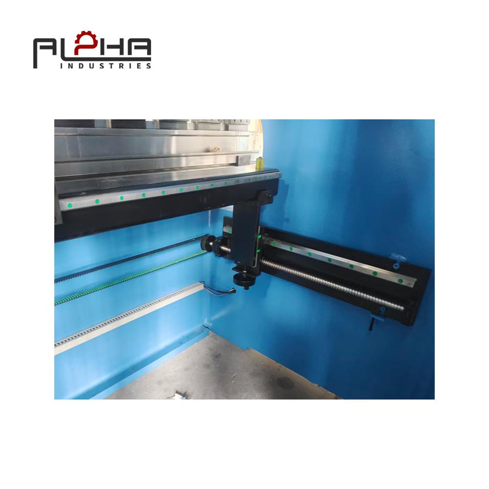 Press Brake Workforce Efficiency: How Ukrainian Manufacturers Can Reduce Operator Dependency and Improve Bending Productivity